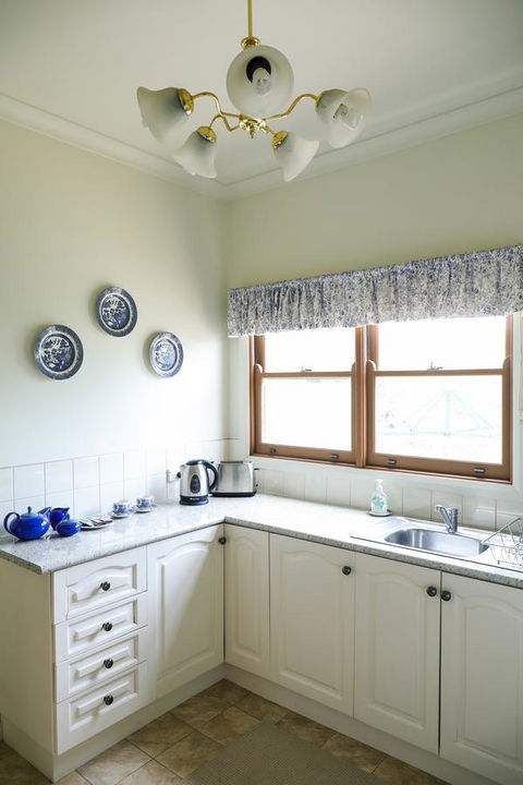 Miss Pym's Cottage - Australia Accommodation 27