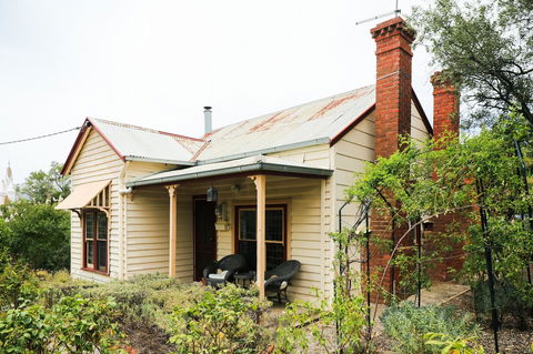 Miss Pym's Cottage - Australia Accommodation 2