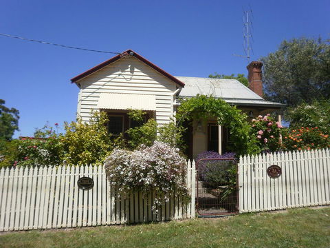 Miss Pym's Cottage - Australia Accommodation 0