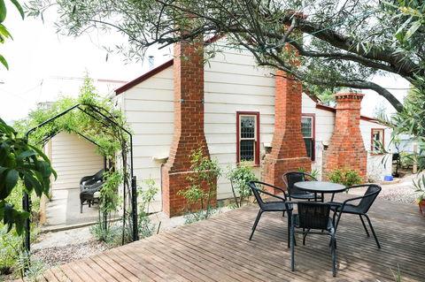 Miss Pym's Cottage - Australia Accommodation 4