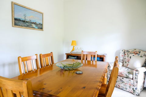 Miss Pym's Cottage - Australia Accommodation 37