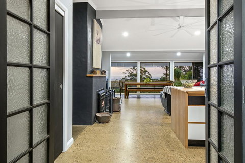 The Bird House - Australia Accommodation 2