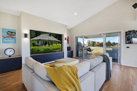 The Clubhouse On Black Bull - Australia Accommodation 0