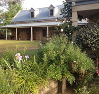 The Coach House on River and Park - Australia Accommodation