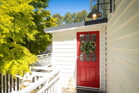The Cottage - Australia Accommodation 1