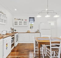 The Cottage on Lamington - Australia Accommodation
