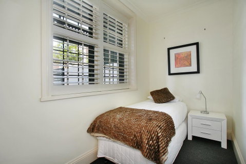 The Courtyard Of St Neot - Art Deco 2BR Potts Point Apartment With Large Courtyard In Stunning Location - Australia Accommodation 2