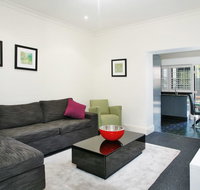 The Courtyard of St Neot - Art Deco 2BR Potts Point Apartment with Large Courtyard in Stunning Location - Australia Accommodation