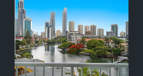 The Emerald Surfers Paradise - Australia Accommodation 1