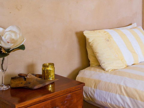 The Farmhouse - Grape Vines And Rolling Green Hills - Australia Accommodation 3
