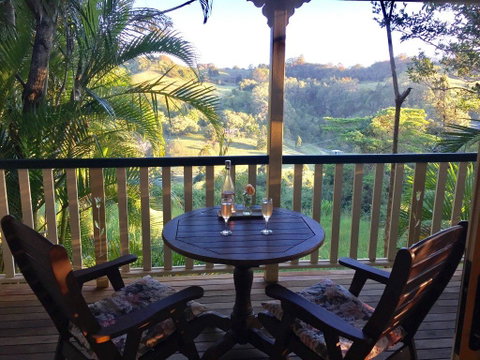The Falls Montville - Australia Accommodation 2