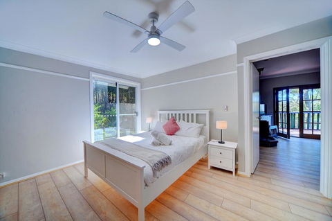 The Hillside Cottage - Australia Accommodation 3