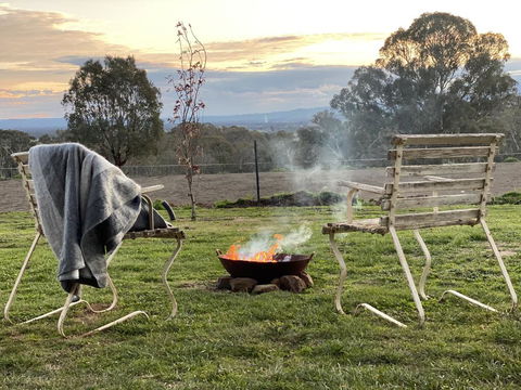 The Hut, Saddlers Run - Australia Accommodation 2