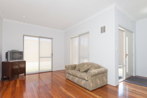 The Lane, Doubleview - Australia Accommodation 1