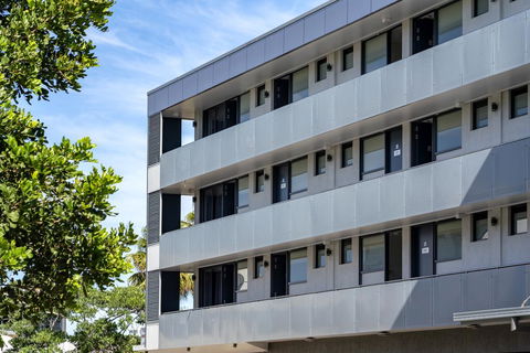 The Mid Pacific - Australia Accommodation 1