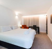 The Nest - Spacious Studio on Newcastle St with Roof Terrace - Australia Accommodation