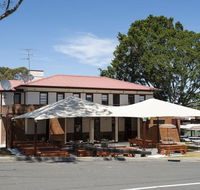 The Oaks Hotel - Australia Accommodation