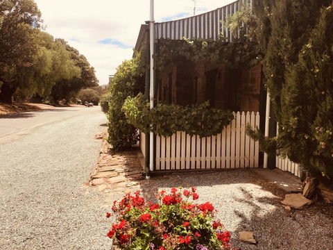 The Olde Devonshire House - Australia Accommodation 0