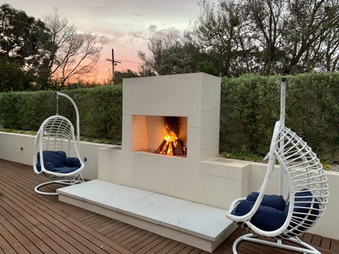 The Sanctuary: Stunning. Hot Tub Spa + Linen - Australia Accommodation 2