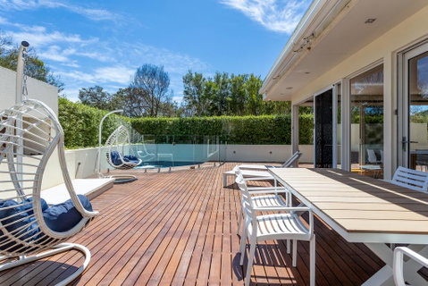 The Sanctuary: Stunning. Hot Tub Spa + Linen - Australia Accommodation 1