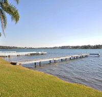 The Studio on the Lake  Fishing Point Lake Macquarie - honestly put the line in and catch fish - Australia Accommodation