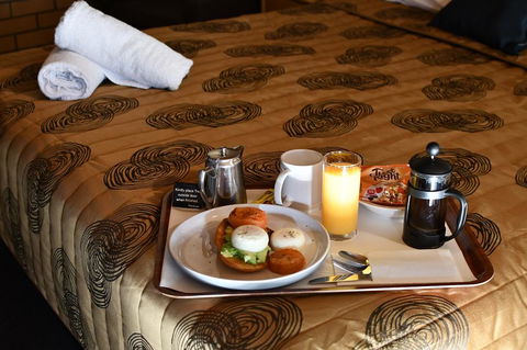 The Town House Motor Inn - Australia Accommodation 2