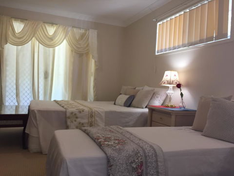 Theme Parks Amituofo Guest House - Australia Accommodation 0