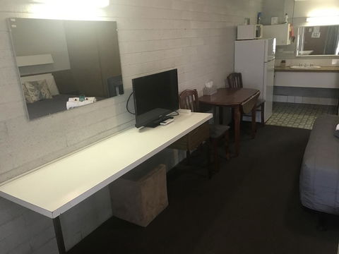 Thomas Lodge Motel - Australia Accommodation 2
