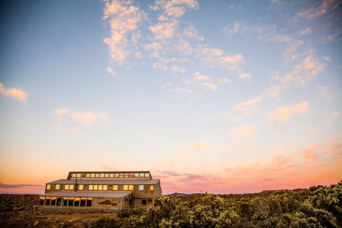 Thousand Lakes Lodge - Australia Accommodation 0