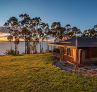 Tinderbox Cliff House - Australia Accommodation
