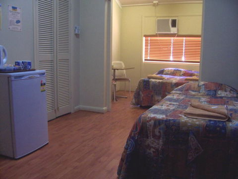 Todd Tavern - Australia Accommodation 3