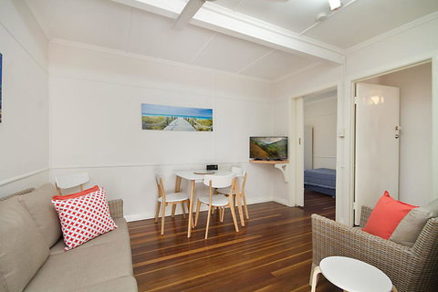 Tondio Terrace Flat 5 - Pet Friendly, Ground Floor Budget Style Accommodation - Australia Accommodation 1