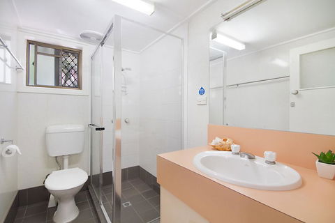 Tondio Terrace Flat 5 - Pet Friendly, Ground Floor Budget Style Accommodation - Australia Accommodation 3