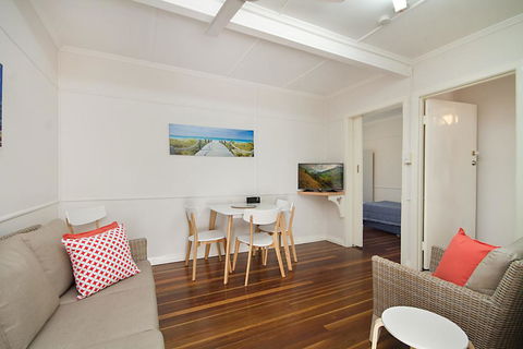 Tondio Terrace Flat 5 - Pet Friendly, Ground Floor Budget Style Accommodation - Australia Accommodation 1