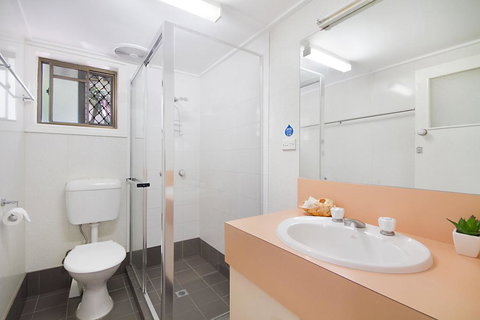Tondio Terrace Flat 5 - Pet Friendly, Ground Floor Budget Style Accommodation - Australia Accommodation 3