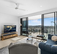 Top Floor 3 Bed Apartment with Million Dollar Views - Australia Accommodation