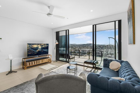 Top Floor 3 Bed Apartment With Million Dollar Views - Australia Accommodation 0