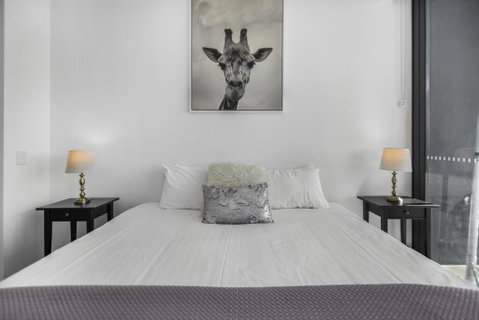 Top Floor 3 Bed Apartment With Million Dollar Views - Australia Accommodation 2
