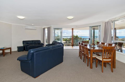 TOPVIEWS - 15Second Av BH - Australia Accommodation 1