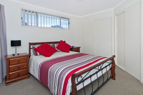 TOPVIEWS - 15Second Av BH - Australia Accommodation 3