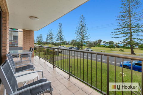 TRADEWINDS 1 - Australia Accommodation 3