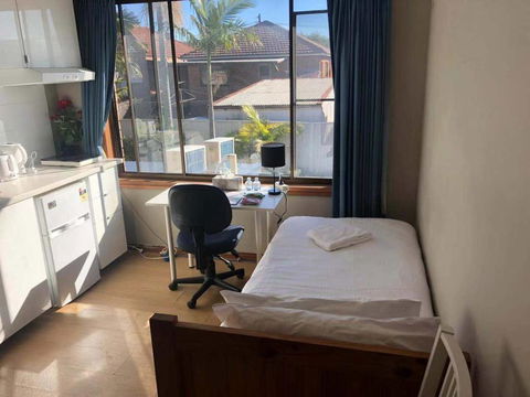 Traveler's Affordable Studio Unit (Beverly Hills) - Australia Accommodation 2