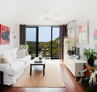 Treetop Retreat Five Minute Stroll To The Beach - Australia Accommodation