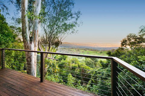 Treetops Seaview Montville - Australia Accommodation 1