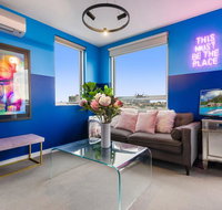 Trendy And Central One Bed Apartment With Views - Australia Accommodation