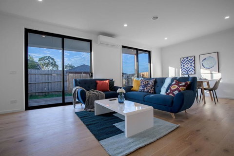 Trendy Sweet Home 4Beds@Blackburn South - Australia Accommodation 2