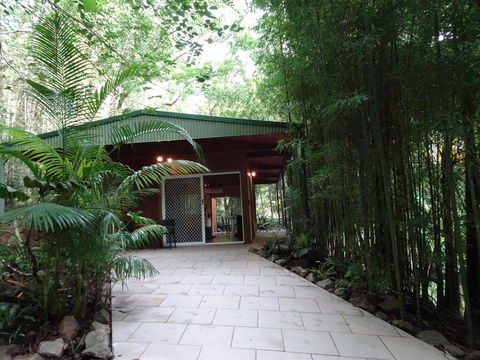 Treetops Montville - Australia Accommodation 2