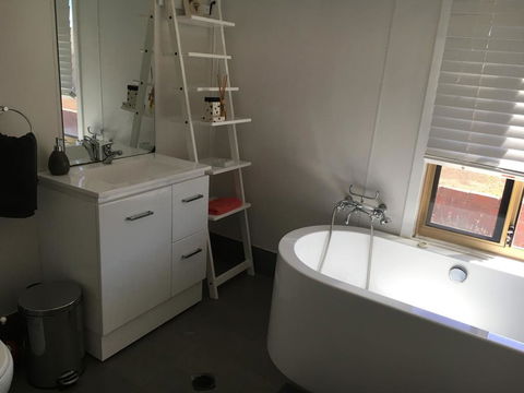 Tropical Farm Stay - Australia Accommodation 1