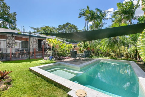 Tropical House, Pool And Extra Bungalow, 4 Bedrooms - Australia Accommodation 0