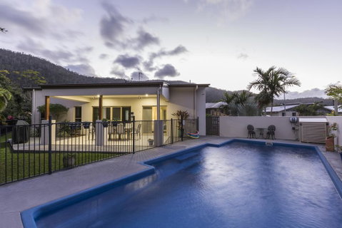 Tropical Private Holiday House With Pool - Australia Accommodation 1